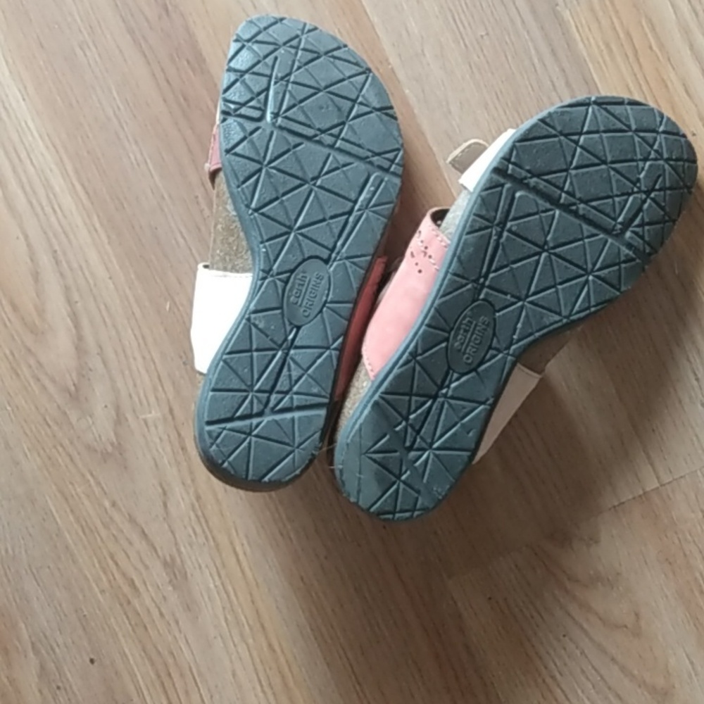 Sandals - Picture 2 of 5